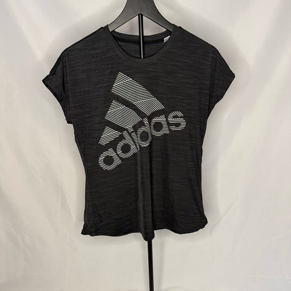 Adidas Women’s Black Athletic Tee EUC Size Medium
